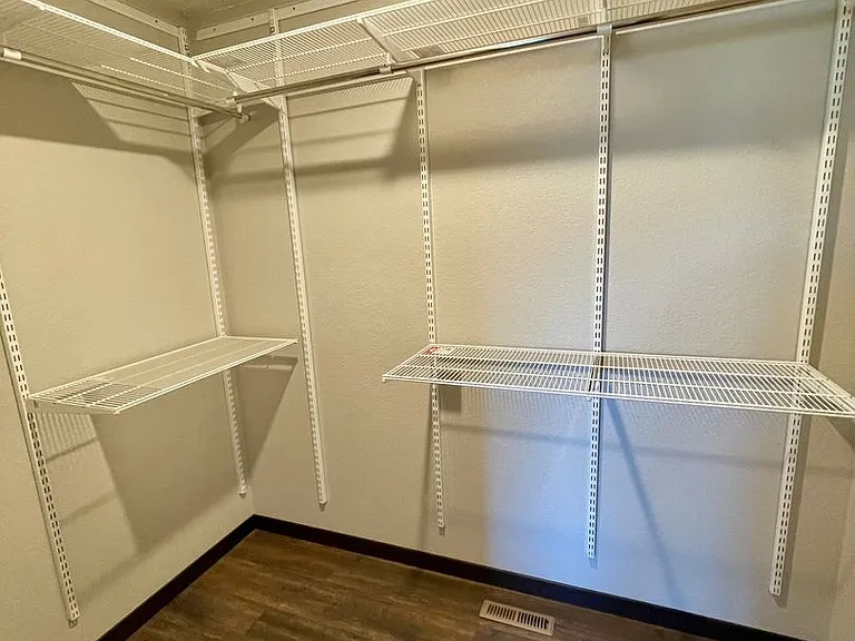 557 Mace Dr — Photo 15