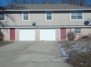 411 NE Westwind Dr, Lees Summit, MO 64086