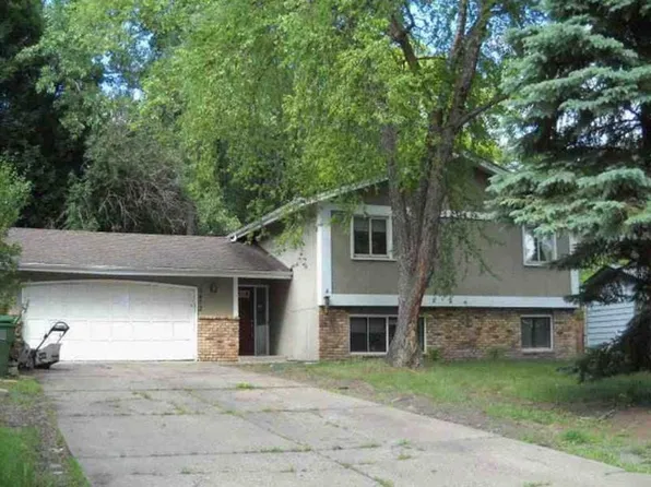 2472 Pearson Pkwy, Brooklyn Park, MN 55444