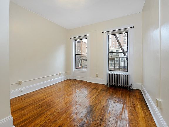 5th image of 207 Washington St #1