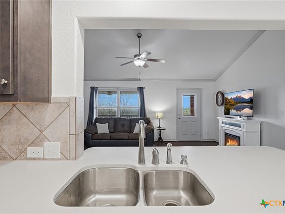 5th image of 1485 Yaupon Dr