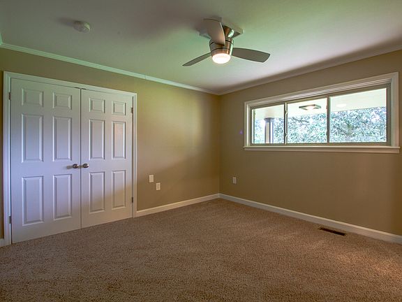 3rd image of 317 Holly Cir