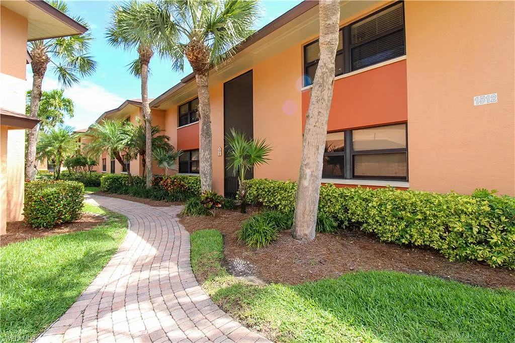 2 bed, 2.0 bath, 966 sqft, $1,595 — Photo 4
