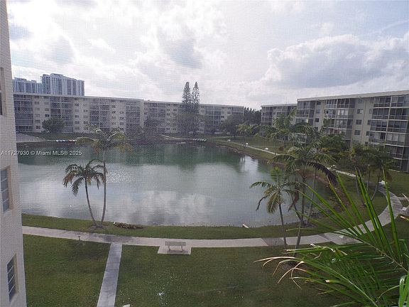5th image of 2855 Leonard Dr APT H407