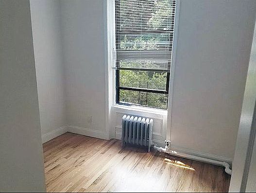 4th image of 410 E 119th St APT 3