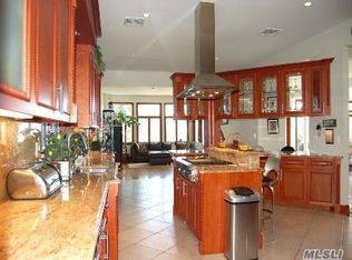 473 Guy Lombardo Ave, Freeport, NY 11520
