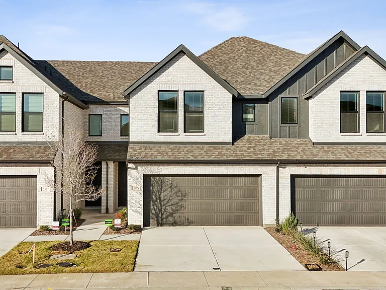 3765 Pierce Ln — Photo 2