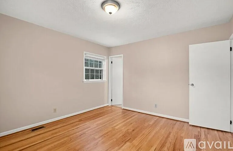 1712 Scampton Dr — Photo 17