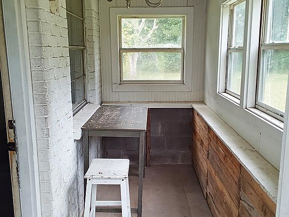 5th image of 25240 Pine St