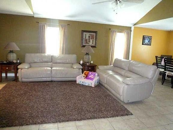 3rd image of 5213 Arbutus Ct