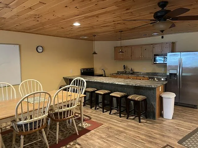 10012 Strawberry Lake Rd — Photo 4