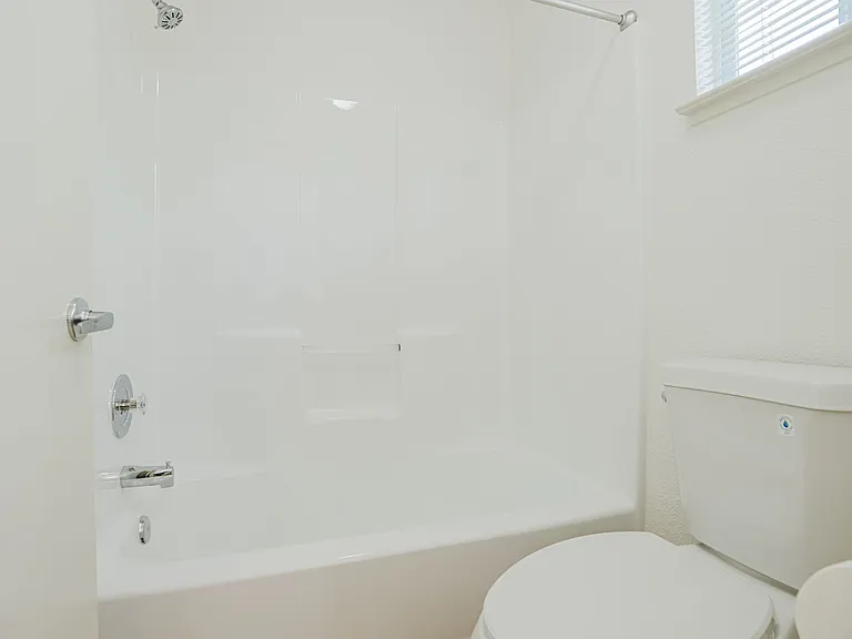 Parkwood Court Apartments — Photo 21