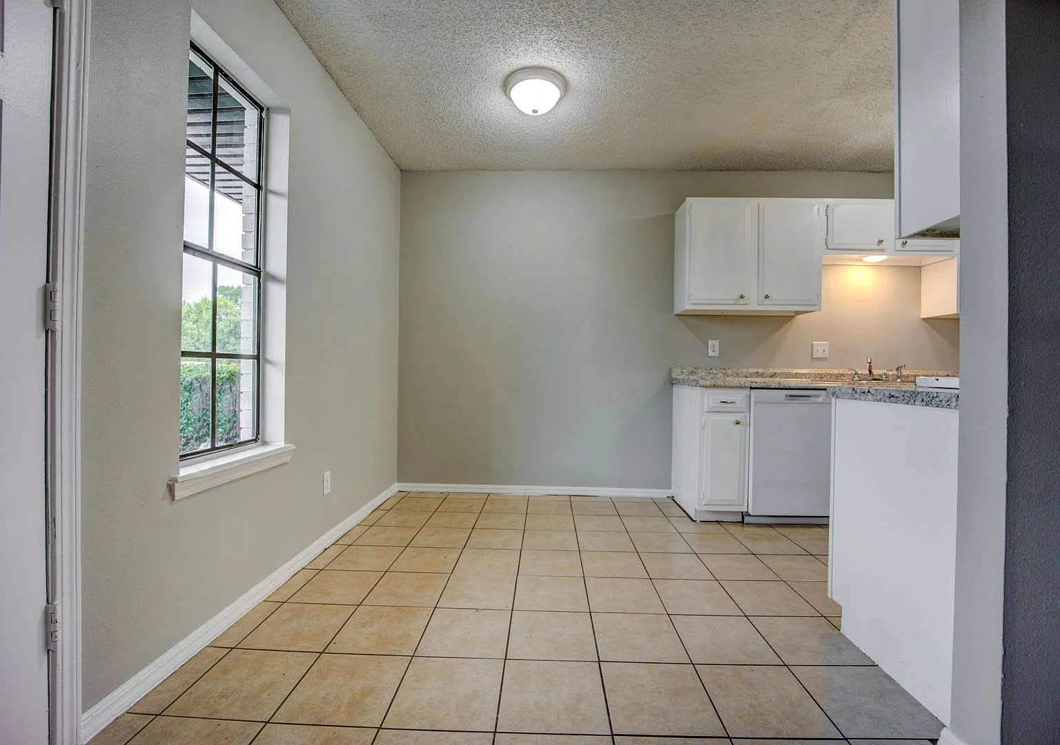 The Dogwood: 1 & 2 Bedroom Apartments — Photo 4