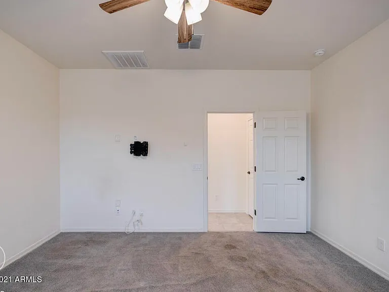 7136 S 33rd Ave — Photo 7