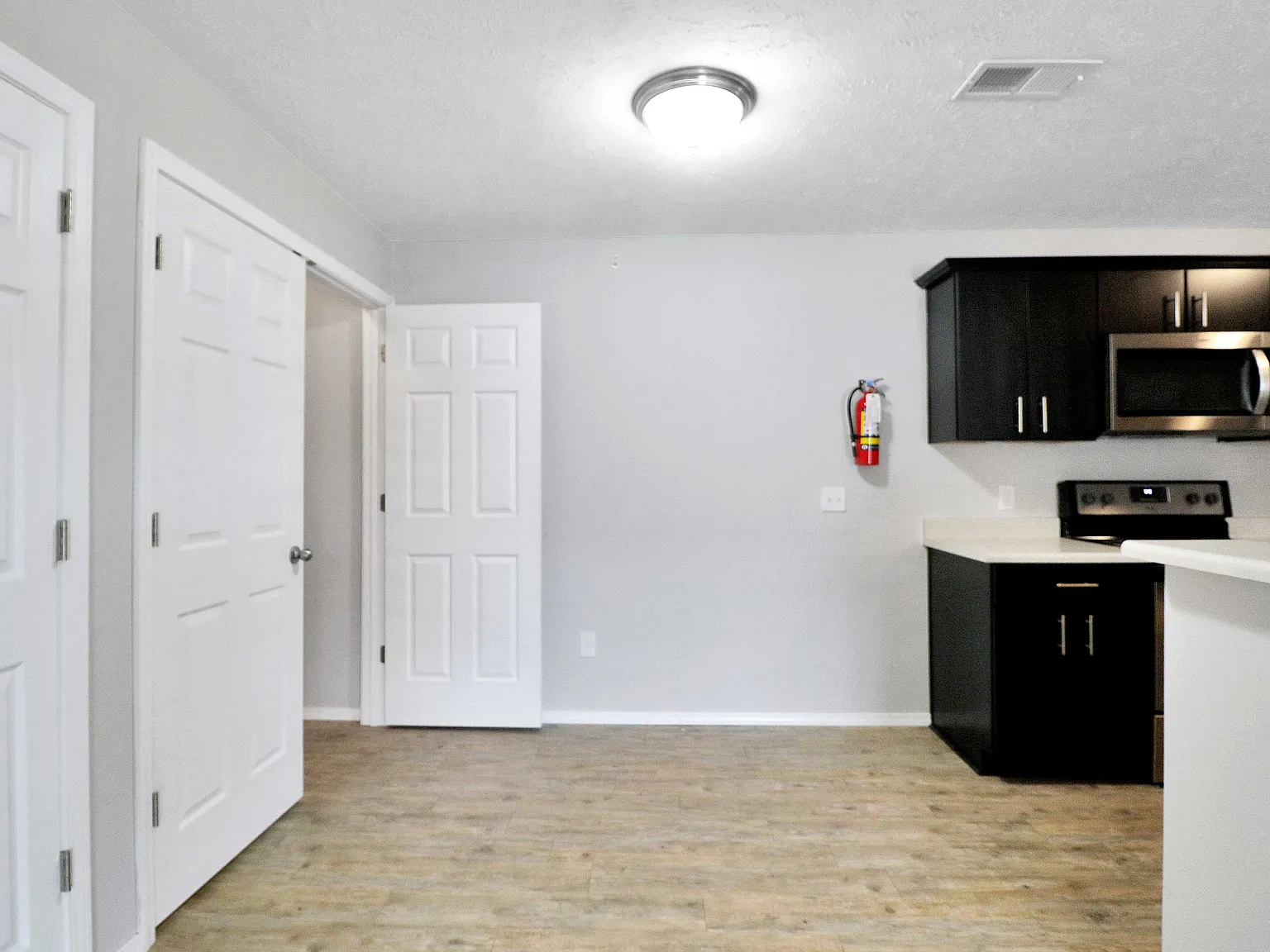 Golden Pond Apartments — Photo 3