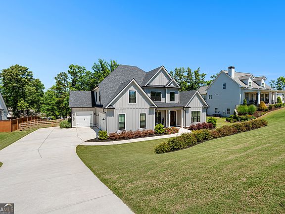 3rd image of 43 N Cove Dr