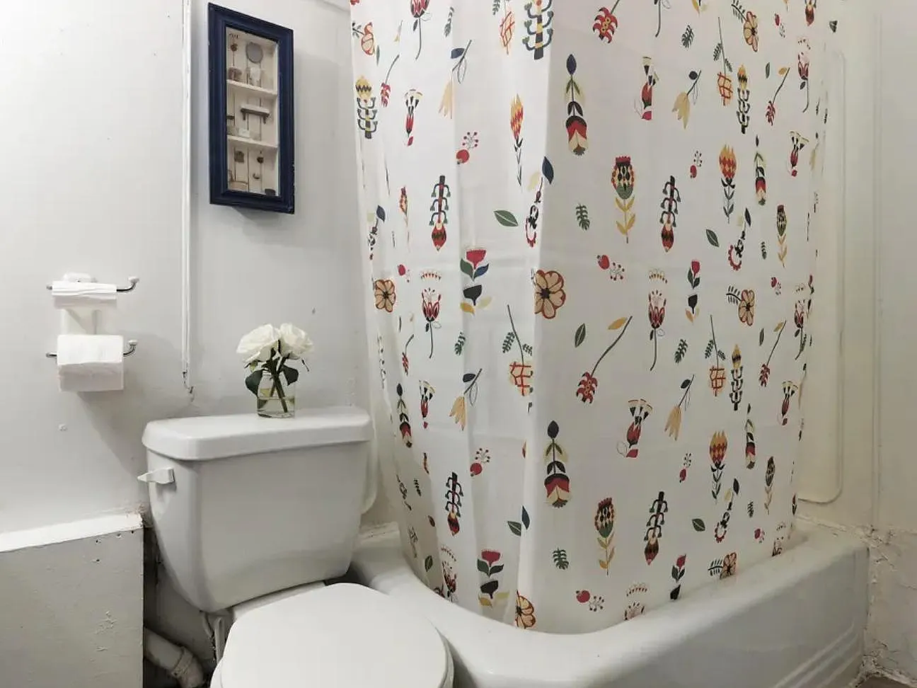 2804 Saint Paul St — Photo 4