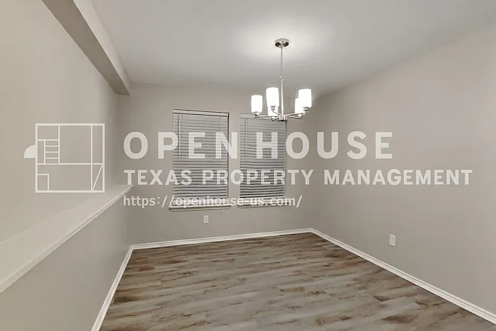 534 Hickory Ln — Photo 6