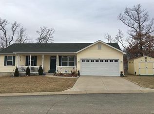 261 Village Circle Dr, Winfield, MO 63389