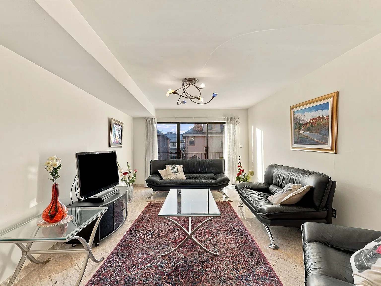 2 bed, 2.0 bath, 1300 sqft, $3,150 — Photo 4