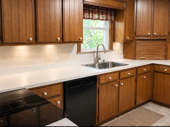 408 Sikes Rd, St Matthews, SC 29135