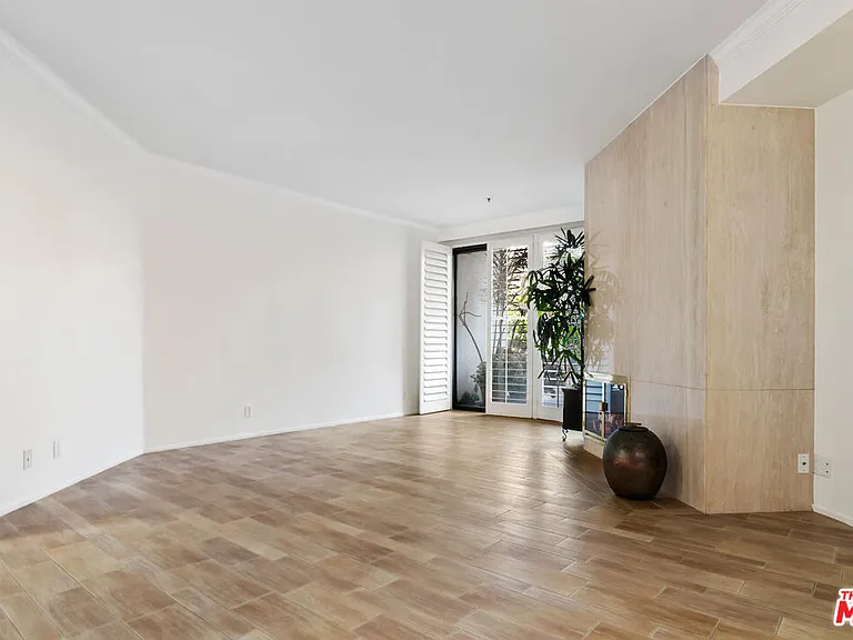 2131 Century Park Ln #118 — Photo 11