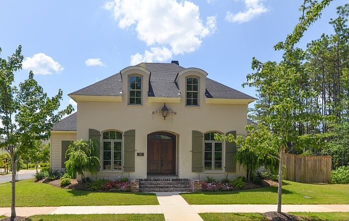 1004 Winterberry Lane