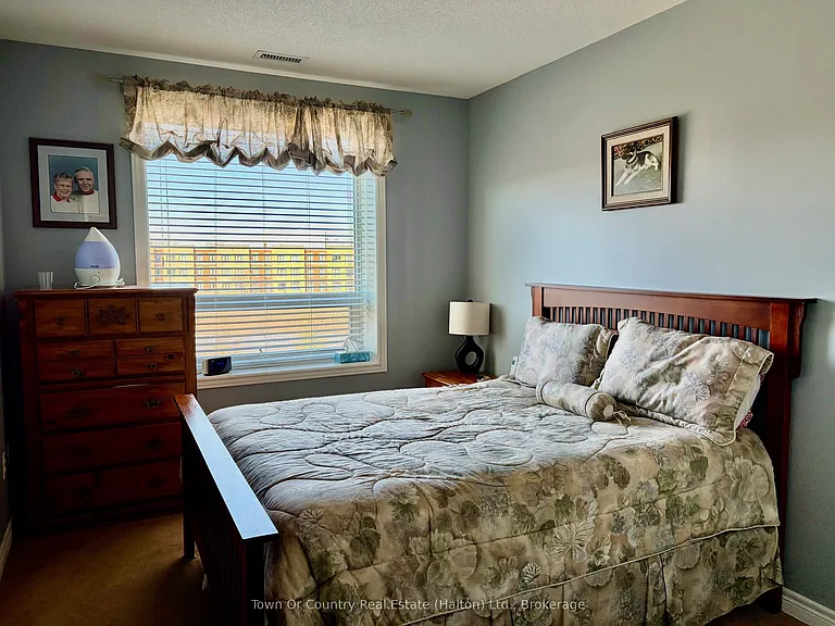 383 Main St E #421 — Photo 4
