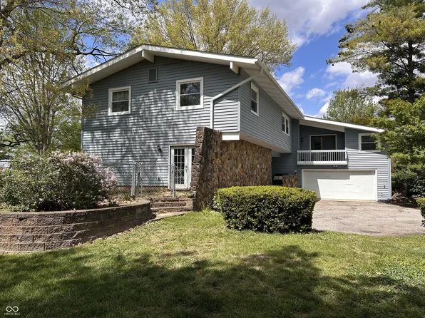 2004 Fairway Dr, Greencastle, IN 46135