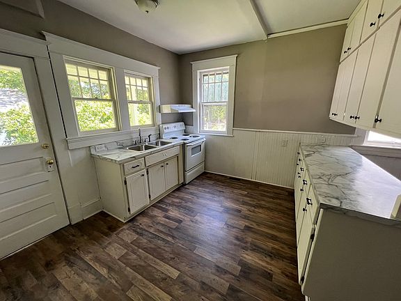 4th image of 726 Temple Ave