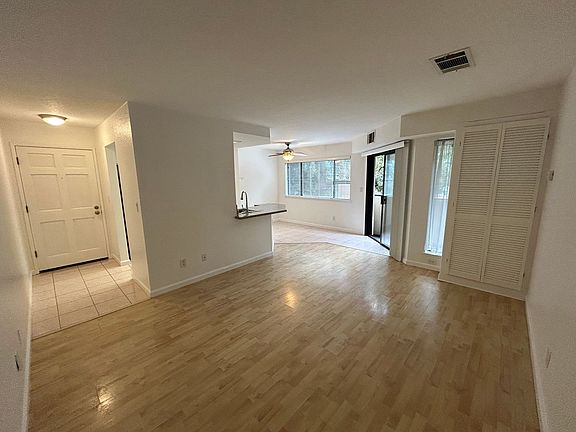5th image of 2523 Lucy Ln APT C