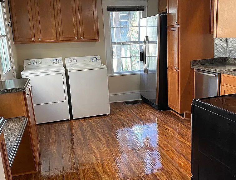 1116 E Main St #1 — Photo 11