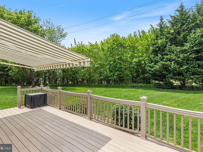 1099 Armstrong Ct — Photo 44
