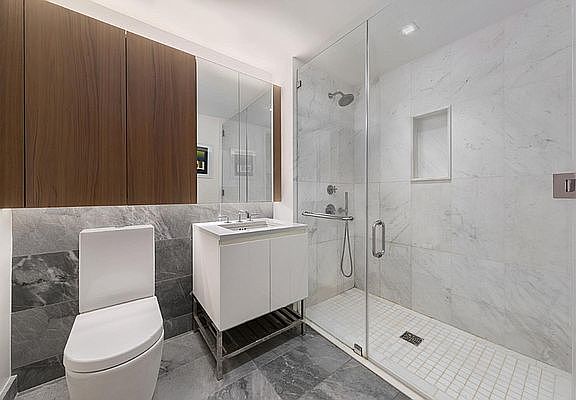 5th image of 196 Orchard St APT 5J