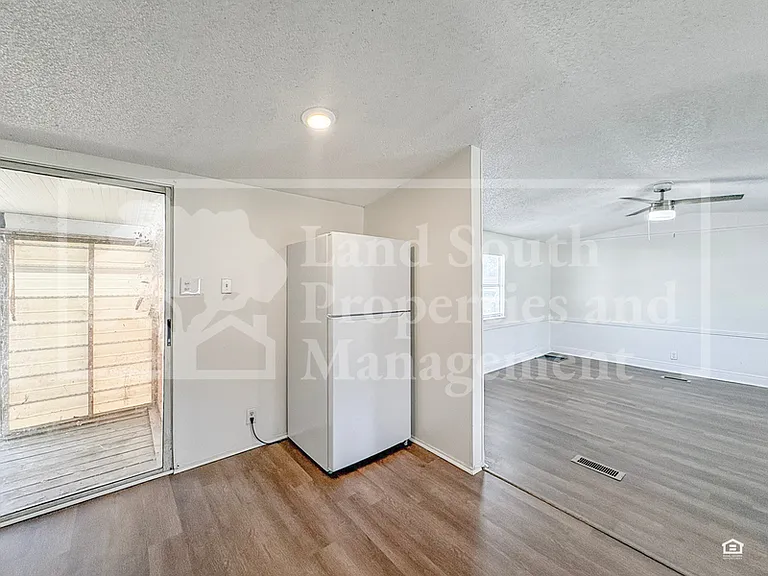 1175 Meadow Lawn St — Photo 8