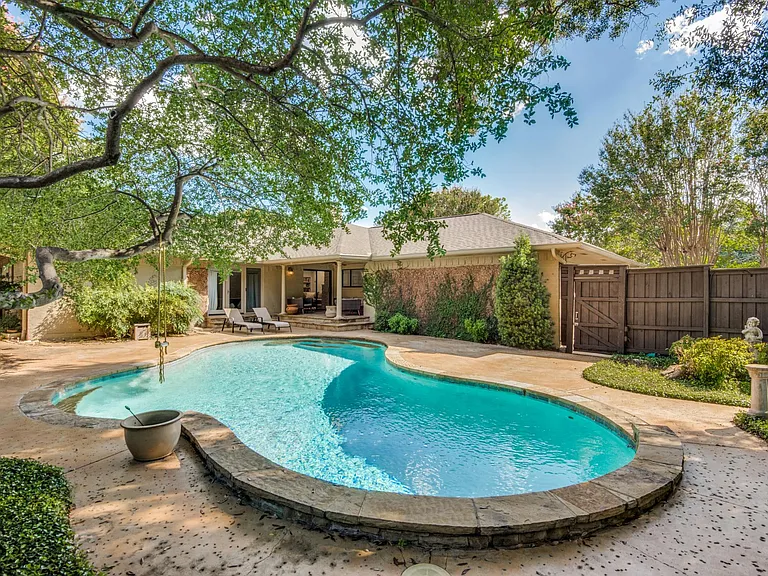 3709 Peter Pan Dr — Photo 15