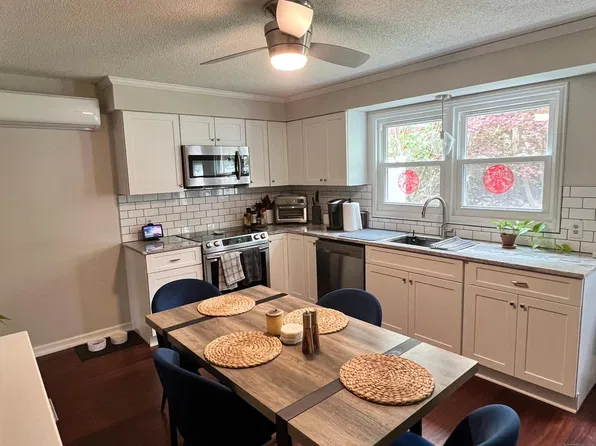65 Briarwood Lane #D, Branford, CT 06405