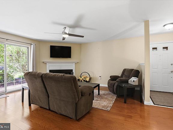 5th image of 223 Greenview Dr