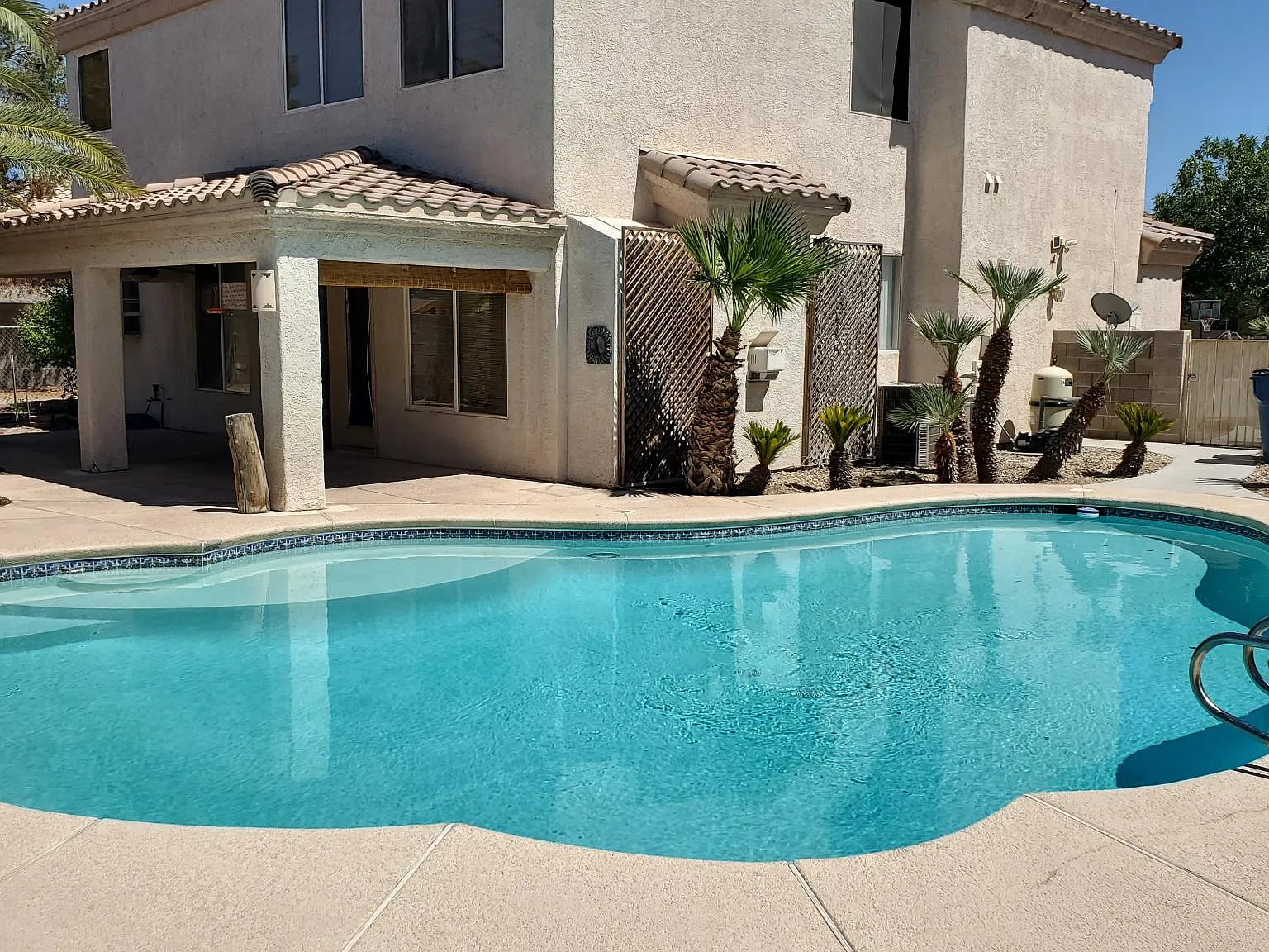 4 bed, 2437 sqft, $2,714 — Photo 3
