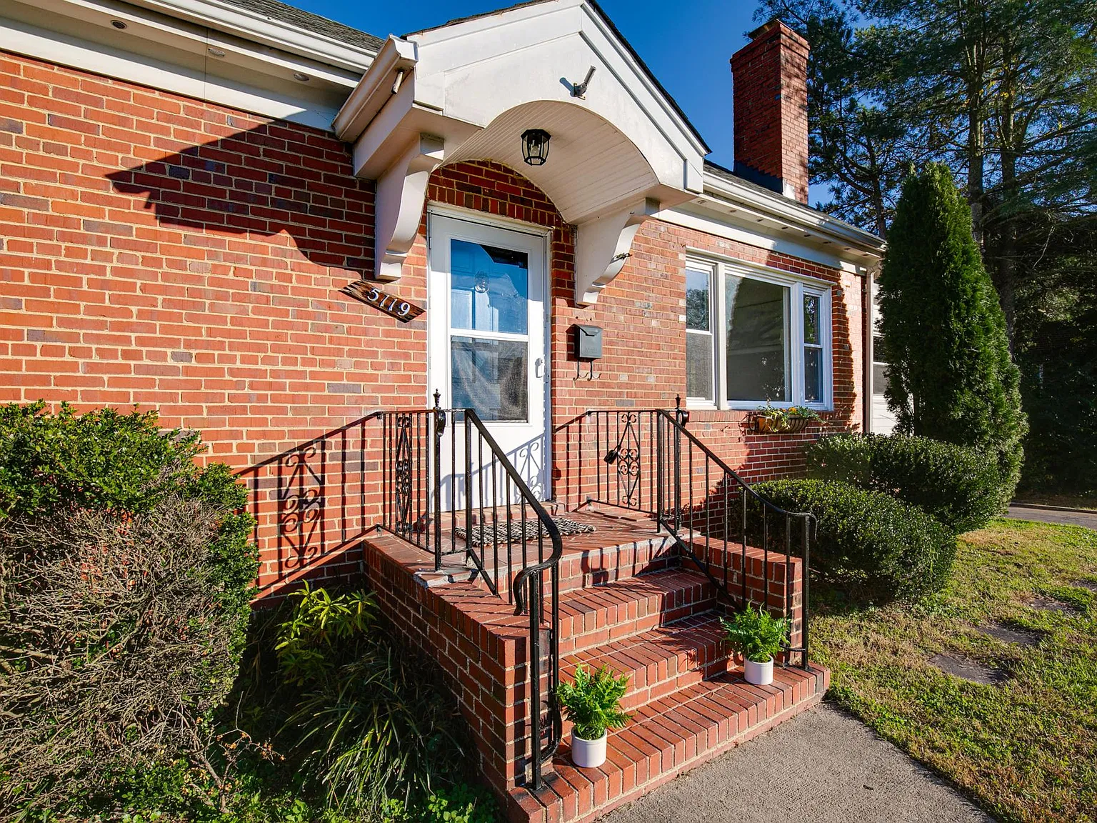4 bed, 1392 sqft, $2,200 — Photo 4