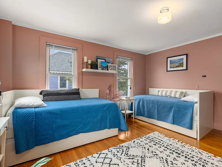 11 S Kilby St — Photo 21