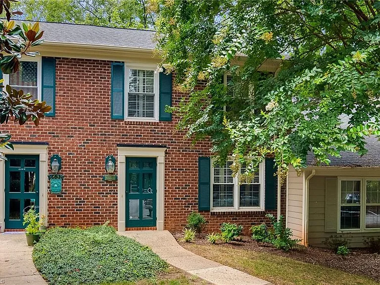 4635 Lawndale Dr — Photo 1