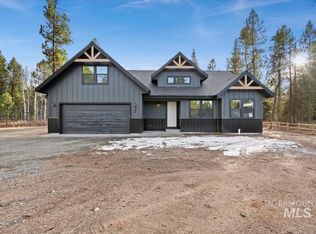 144 Jacks Loop, Donnelly, ID 83615