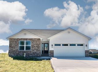 3400 Barton Dr, Shiloh, IL 62221