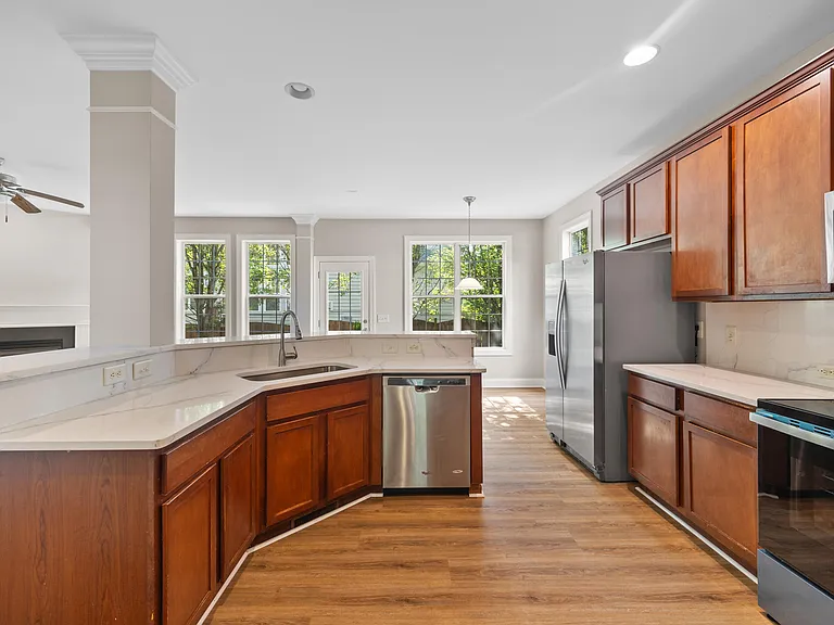 120 Hatchet Creek Ct — Photo 10