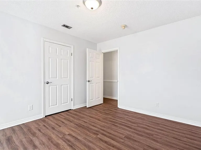 1240 Lynchburg Ct — Photo 20
