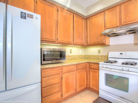 3rd image of 932 Mira Lago Way