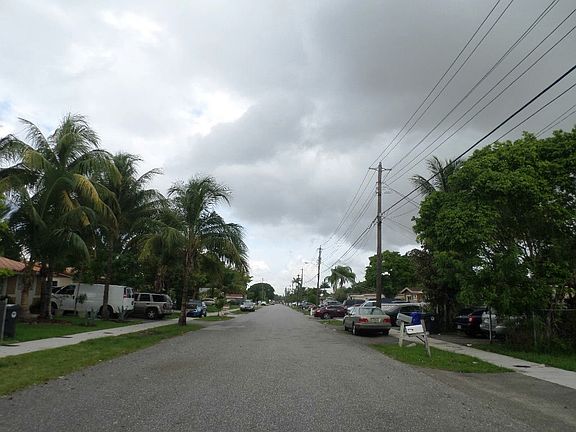 3rd image of 6461 SW 19th St