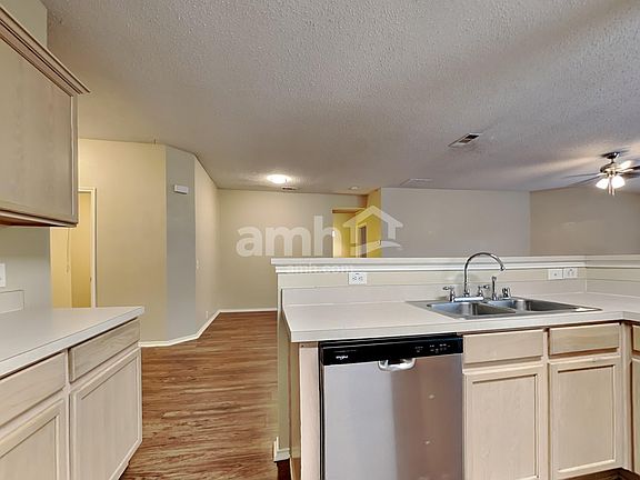 4th image of 205 Oakhurst Dr