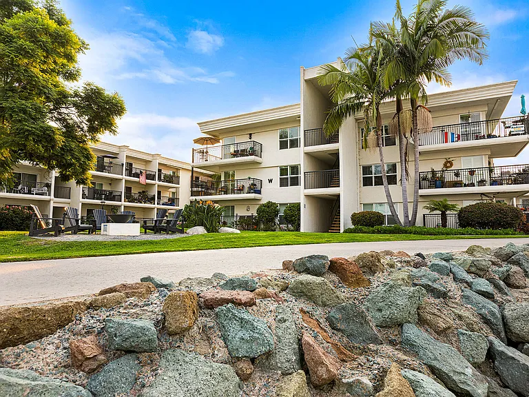 Bayside at Coronado — Photo 32